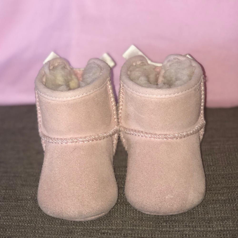 Size 0/1 Jessie Bow Uggs